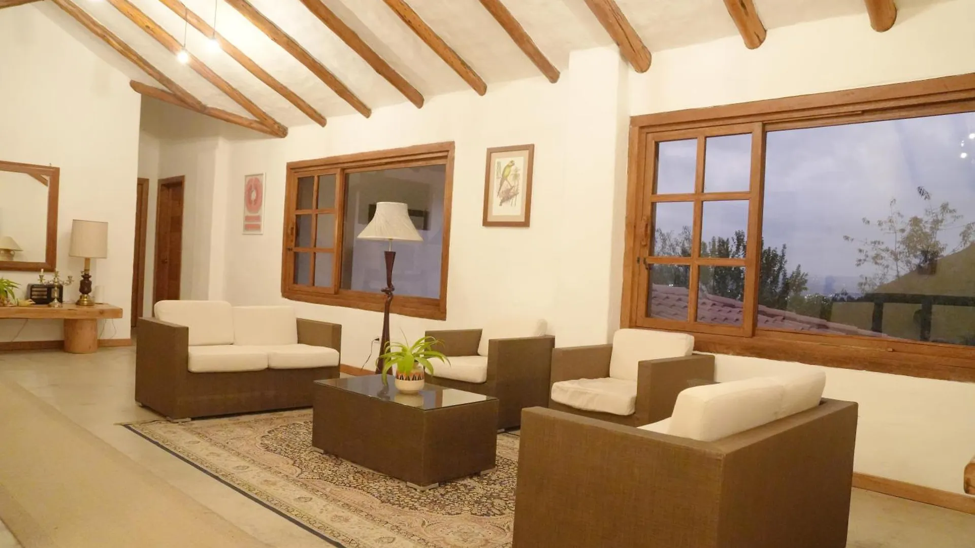 Hotel Claroscuro Casa Ilayaku Quito