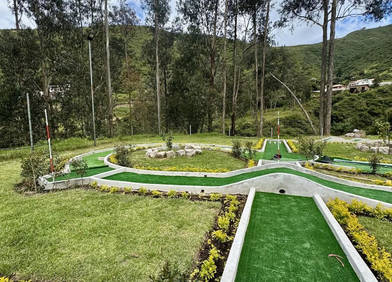 ****  Hotel Claroscuro Casa Ilayaku Quito Ecuador