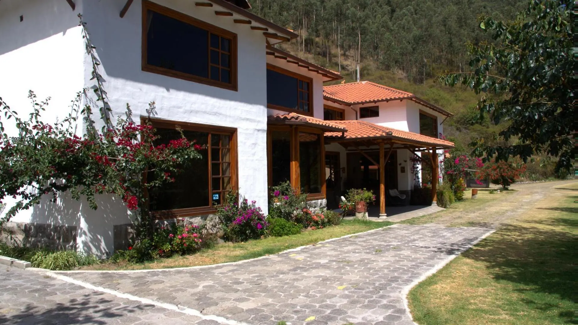 Hotel Claroscuro Casa Ilayaku Quito 4*,  Ecuador
